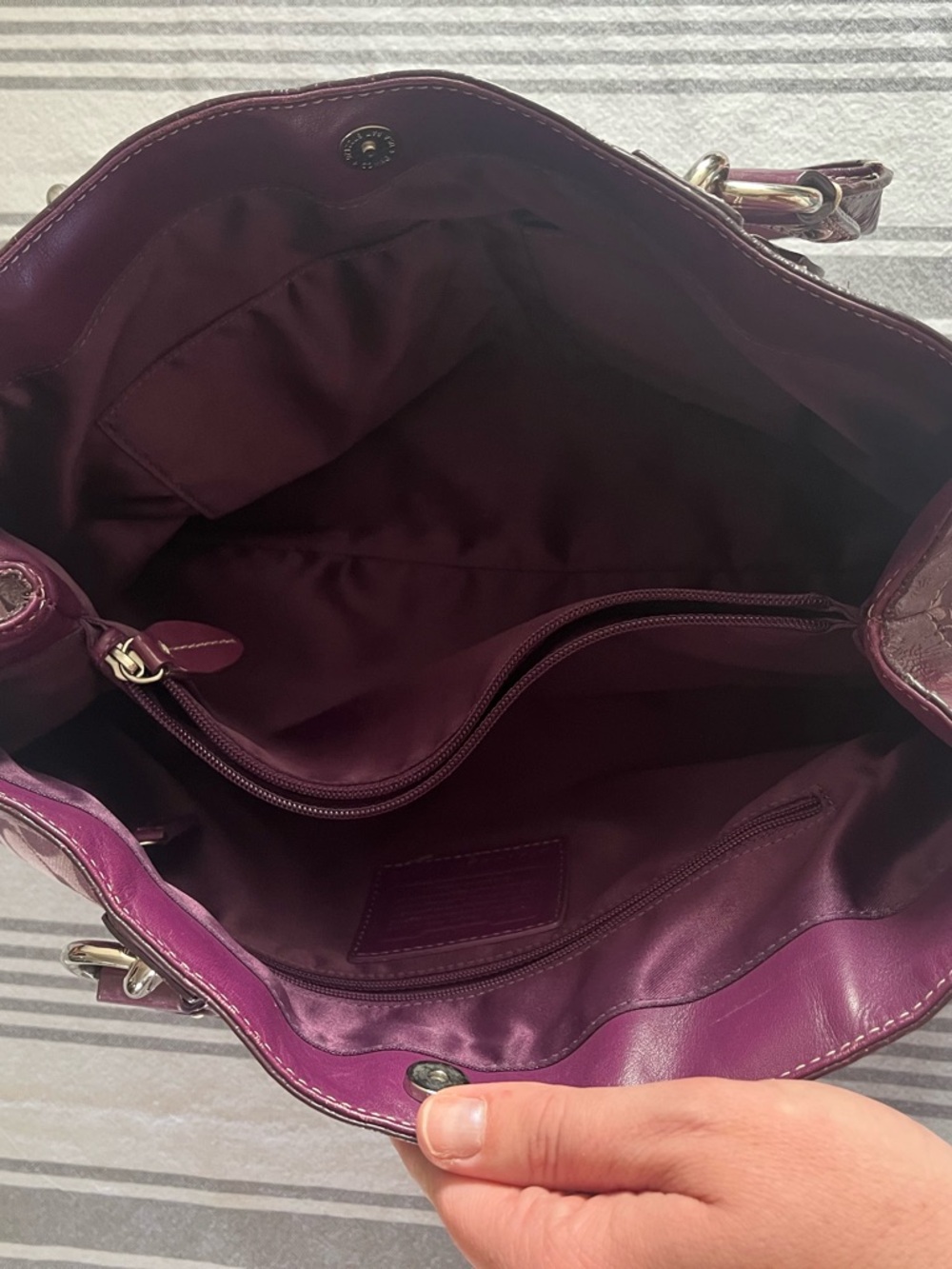 Coach Penelope Signature Shoulder Bag in Purple Plum - Picture 10 of 12